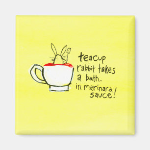 Teacup-Kaninchen nimmt ein Bad. In Marinara Soße! Magnet
