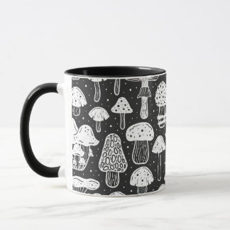 Teakholz-Pilze aus schwarzem und weißem Kaffee Tasse