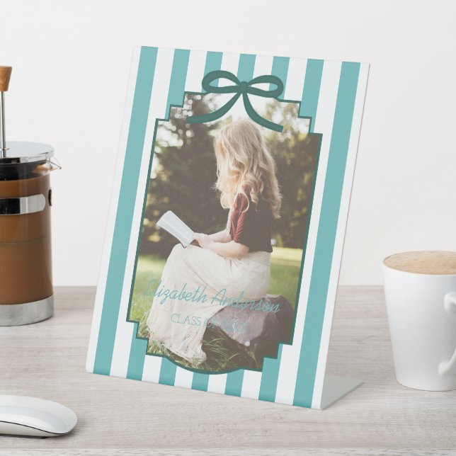 Teal Green Graduation Sockelschild (In SItu)