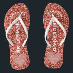 Team-Braut-Rosen-Gold der Flip Flops<br><div class="desc">Kundengebundene, trendy Rosengoldstrandhochzeit drehen Reinfallsandelholze, die Imitat vereitelt, Rosengoldherzentwurf unten um. Liest Team, dann Braut, auf anderer Sandale in den Buchstaben der eleganten Art. Brautjungfer wird hinunter die Mitte in den modernen, weißen Buchstaben gedruckt. Ändern Sie zu den Sitz-Brautpartymitgliedern, wie Blumenmädchen oder Trauzeugin. Personalisierter Name oben in gebogenen Buchstaben. Auf...</div>