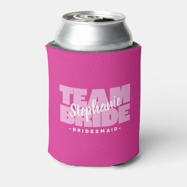 Team Bride Bridesmaid Name Wedding Pink Cool Retro Dosenkühler (Kanne Rückseite)