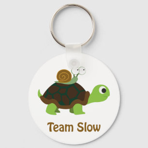 Team-langsame niedliche Cartoon-Schildkröte und Schlüsselanhänger