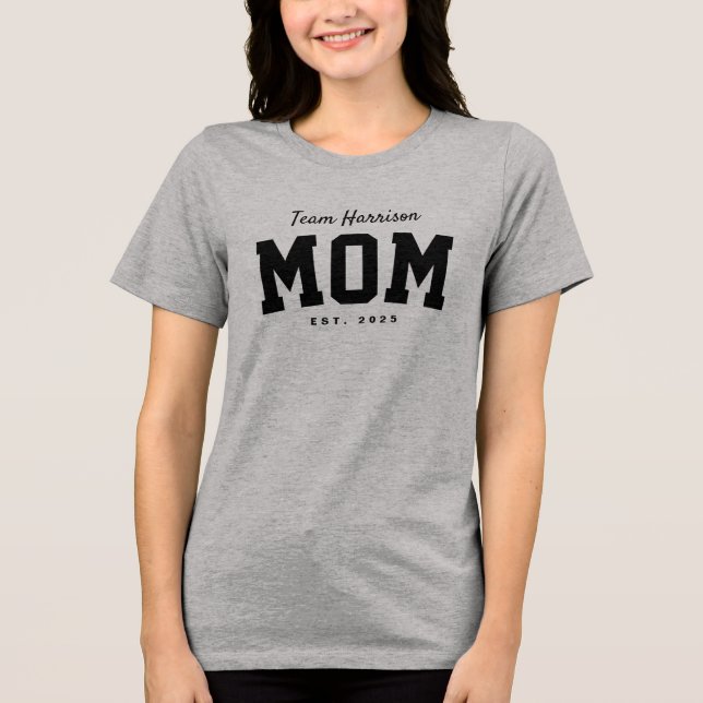 Team Mom niedliche personalisierte Schwarz Tri-Blend Shirt (Vorderseite)