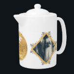 Teapot<br><div class="desc">Suchen Sie nach dieser einzigartigen, originellen Grafik, 50. Hochzeitstag entworfen Porzellan Teekanne für sie? Dann könnte es sein, ein goldenes Herz-Medaillon-Bild auf diesem beeindruckend bedruckten Teekessel! Sie werden das ganze Jahr über begeistert sein:)</div>