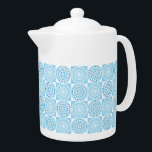 Teapot-Blue Tile<br><div class="desc">Dieser Teekessel ist in Weiß mit einem hübschen Imitat in blauen Kacheln gedruckt. Mittlere Größe angezeigt. Passen Sie dieses Objekt an oder kaufen Sie,  wie es ist. Stock Print freepik.com</div>
