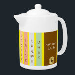 Teapot - Die acht Wochen der großen Pleite<br><div class="desc">Erleben Sie die spirituelle Reise der Acht Wochen der Großzündung mit diesem wunderschön gestalteten Teekessel. Jeder Teil ist mit lebendigen, farbenfrohen Streifen und authentischer Amharischer Schrift verziert und spiegelt die Themen des Glaubens und der Reflexion wider. Ergänzt wird das Design durch einen inspirierend biblischen Vers, der als Erinnerung der heiligen...</div>