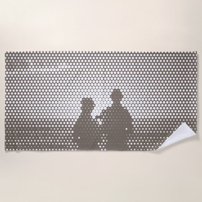 Tech Black&White Halftone Effect Couple on Beach Strandtuch (Vorderseite)
