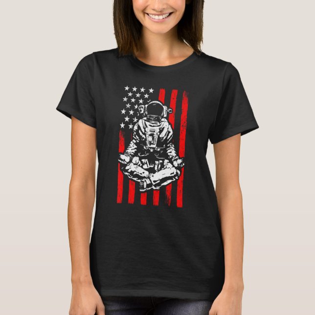Techno Rave Edm Festival Trippy Yoga Astronaut Usa T-Shirt (Vorderseite)