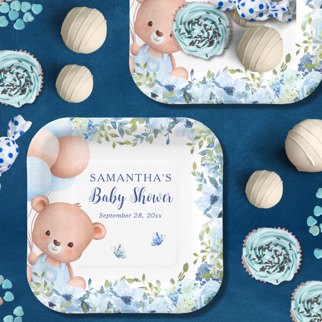Teddy Bear Blue Balloons Bearly Wait Baby Dusche Pappteller (Baby shower party plate with teddy Bear, balloons and blue wildflowers)
