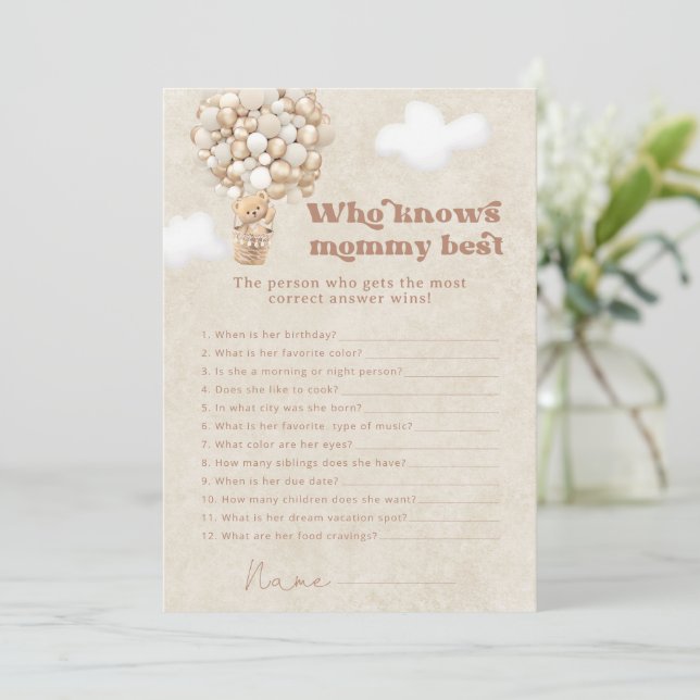 Teddy Bear, der Mama Best Baby Shower Game kennt Einladung (Stehend Vorderseite)