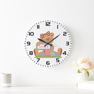 Teddy Bear mit Bow Holding Smile Sign Große Wanduhr