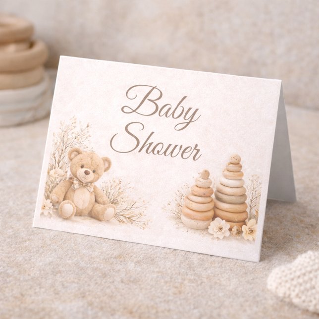Teddy-Neutral-Babyshower-Karten gefaltet Einladung (Soft beige tones with plush bear detail for a calm and beautifully styled baby shower)