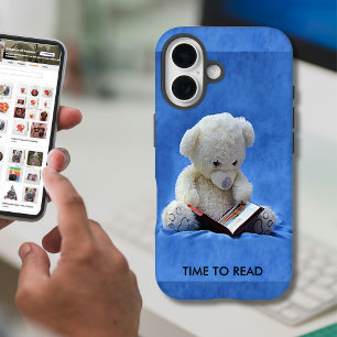 Teddybär Zeit zum Lesen Blaues Kuscheltier, iPhone 16 Hülle