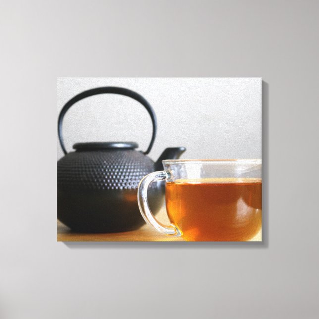 Tee-Cup mit Black Metal Tea Kettle 16x20 Leinwanddruck (Vorderseite)