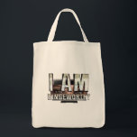 TEE I Am Bingeworthy Tragetasche<br><div class="desc">You may binge watch your favorite shows,  but don't forget that favorite someone next to you.  I Am Bingeworthy slogan and design on tote bags,  t-shirts,  stickers,  and other gifts for those that think they deserve the same attention.</div>