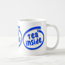 Tee innerhalb der Tasse