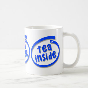Tee innerhalb der Tasse