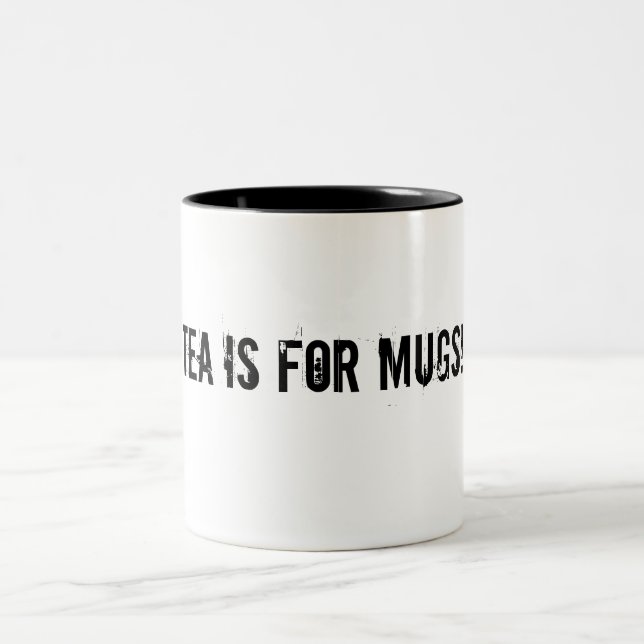 Tee ist für Tassen! Zweifarbige Tasse (Mittel)