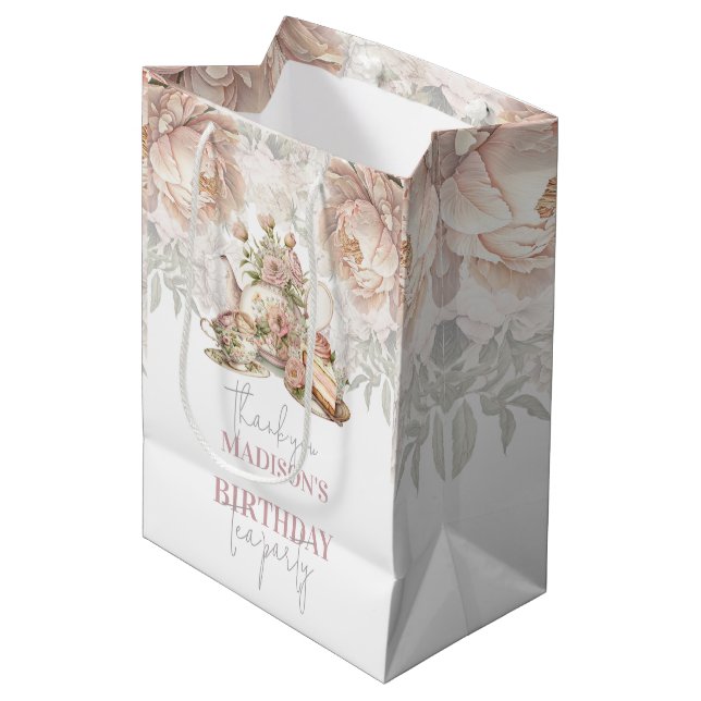 Tee Party Birthday Floral Personalisiert Mittlere Geschenktüte (Vorderseite Schrägansicht)