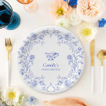 Tee Party Blue Floral Brautparty Pappteller<br><div class="desc">Mit diesen Tee-Party Blue Floral Brautparty Paper Tellern können Sie stilvoll speisen. Diese Teller mit einem Vintag inspirierten blauen Toildesign sind ideal für ein Brauttee-Party, eine Gartendusche oder etwas Blaues. Ein schöner Weg zur Krawatte in Ihrem Thema, während behalten Dinge elegant und leicht zu bereinigen.</div>