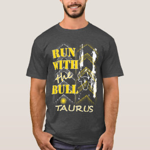 Tee - shirt de Taureau couru avec les T-shirts de