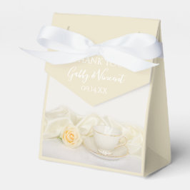 Teecup und Hochzeit mit weißer Rose Geschenkschachtel