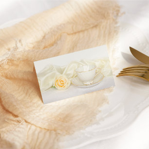 Teecup und Hochzeit mit weißer Rose Platzkarte