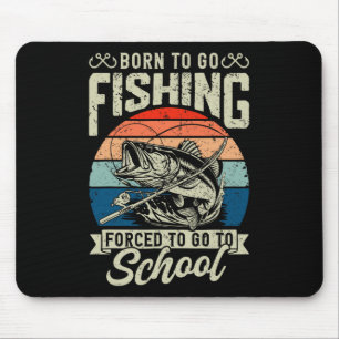Teenager, die Shirt fischen, gezwungen, mit der Ba Mousepad