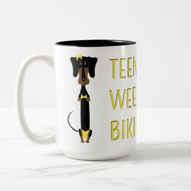Teenie Würstchen-Bikini-Dackel Zweifarbige Tasse (Links)