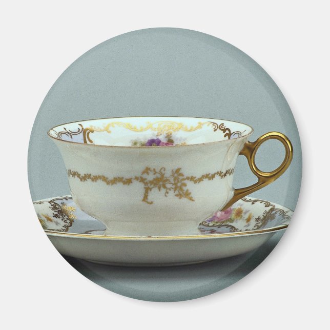 Teetasse und Untertasse aus dem 20. Jahrhundert, B Magnet (Vorne)