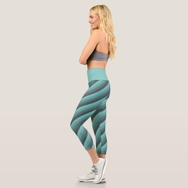 Teintes vertes Diagonal Stripes Capri Leggings (Gauche)