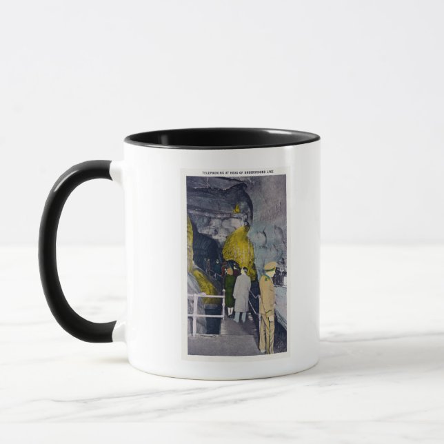 Telefonieren am Leiter des Untergrunds Lake Tasse (Links)