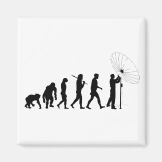Telekommunikationssatelliten und T-Shirts für den Magnet