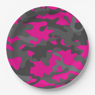 Teller aus hellrosa und grauem Camouflage