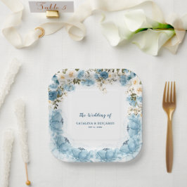 Teller von Hochzeitspapieren mit blauer Blüte