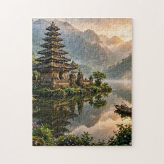 Tempel an einem Bergsee
