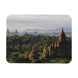 Tempel bei Sonnenaufgang, Bagan, Myanmar Magnet
