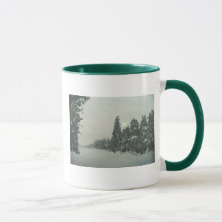 Tempête de neige sur la tasse de traînée de