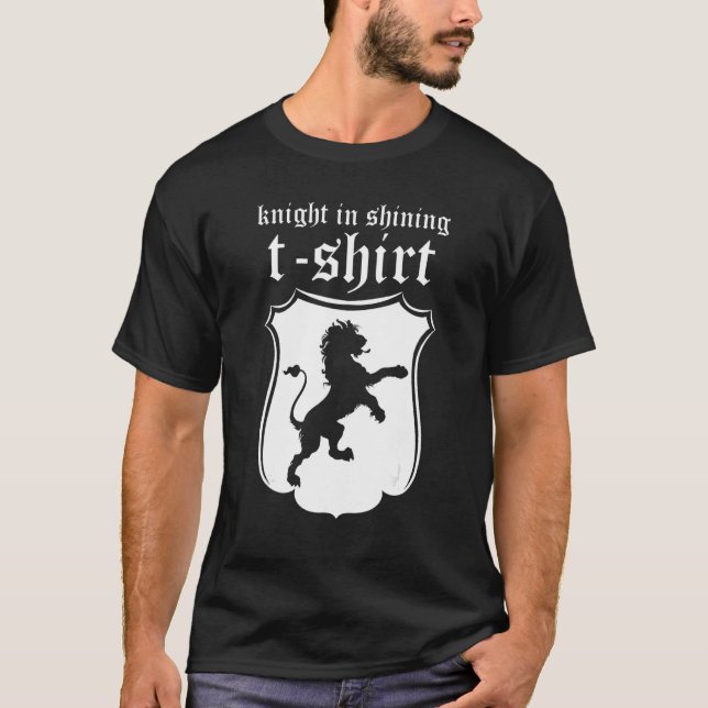 Templar Ritter Mittelalterlicher Fantasy Ritter in T-Shirt (Vorderseite)