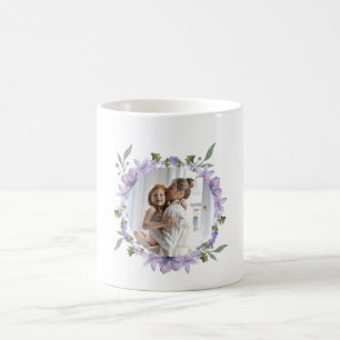 "Tender Embrace unter violetten Blumen" Kaffeetasse