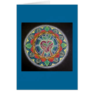 Tenir la carte de mandala de coeur