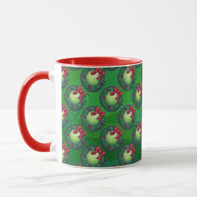 Tennis Ball Weihnachtsmuster auf Grün Tasse (Links)