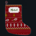 Tennis Christmas Sweater Gezwirntes Muster Red Xma Kleiner Weihnachtsstrumpf<br><div class="desc">Warme und gemütliche Wintertage und Nächte Illustration Design,  mit klassisch gewirktem,  lustig hässlichem Weihnachtspulli mit Tennisschlägern und grünen Tennisbällen,  Steinglocken,  Tannenbäumen und Schneeflocken. Minimalistisches Xmas Sweater Muster festliche Design in hellblau und weiß für Tennisspieler. Tennis Weihnachtsmusterpulli Tennis Xmas Design. Skandi Tennis Weihnachtsgeschenke Weihnachten. Nordisches Tennis-Weihnachtsmuster. Tennis Weihnachtsgeschenke</div>