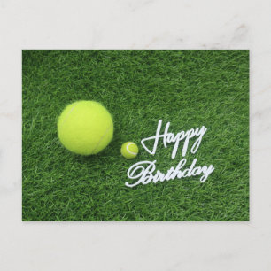 Tennis Herzlichen Glückwunsch und Bälle auf grünem Postkarte