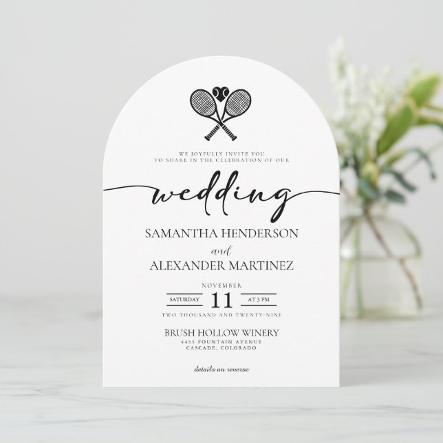 Tennis-Liebe mit Details Hochzeit Einladung (Stehend Vorderseite)