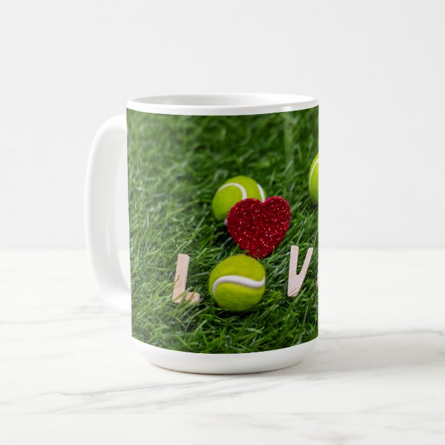 Tennis mit LIEBE auf grünem Gras Kaffeetasse (Vorderseite Links)
