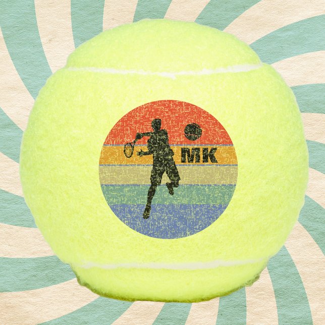 Tennis Player Retro Big Bold Mit Monogramm Tennisbälle (Monogrammed tennis player logo in retro modern design. 
Smash it out on the court!)