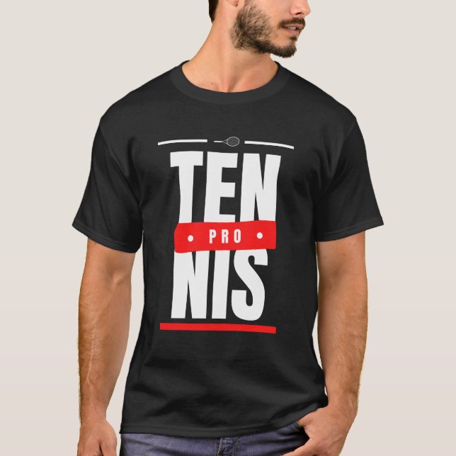 Tennis Pro Moderner, farbenfroher Typografy Coach  T-Shirt (Vorderseite)