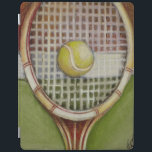 Tennis-Racket mit Ball-Lay vor Gericht iPad Hülle<br><div class="desc">Genießen Sie ein wenig Tennis mit dieser Szene von Ethan Harper gemalt. Ein gut gehefteter Schläger mit einer Kugel,  die in der Mitte sitzt,  will du,  ihn abzuholen,  auf deinen Platz zu gehen und ein Spiel zu spielen. Kaufen Sie Ihre Kopie dieses Drucks noch heute!</div>