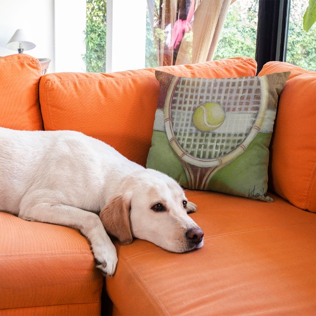 Tennis-Racket mit Ball-Lay vor Gericht Kissen (Von Creator hochgeladen)